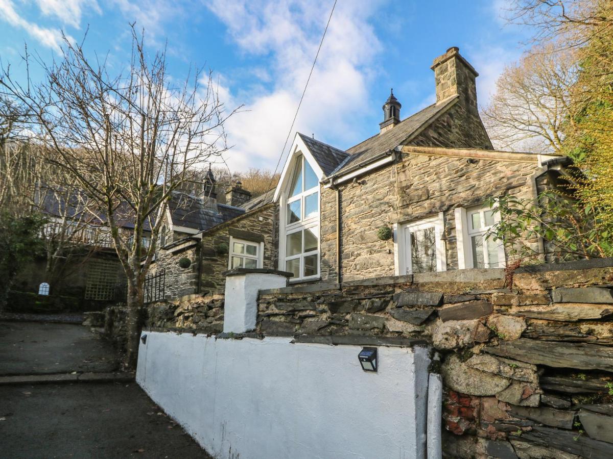 Yr Hen Ysgol, The Old School Holiday home *